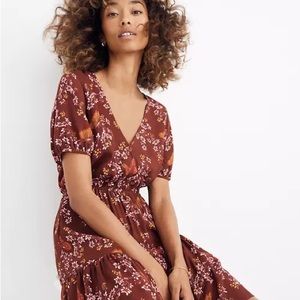 Madewell Ruffle-Wrap Dress in Windowbox Floral, Size 6
EUC, worn once